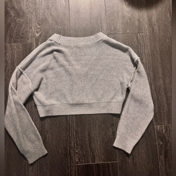 Cute and cropped garage knit sweater size medium - Picture 4 of 4